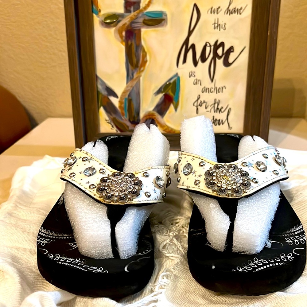 White w/silver Montana West Flip-Flops